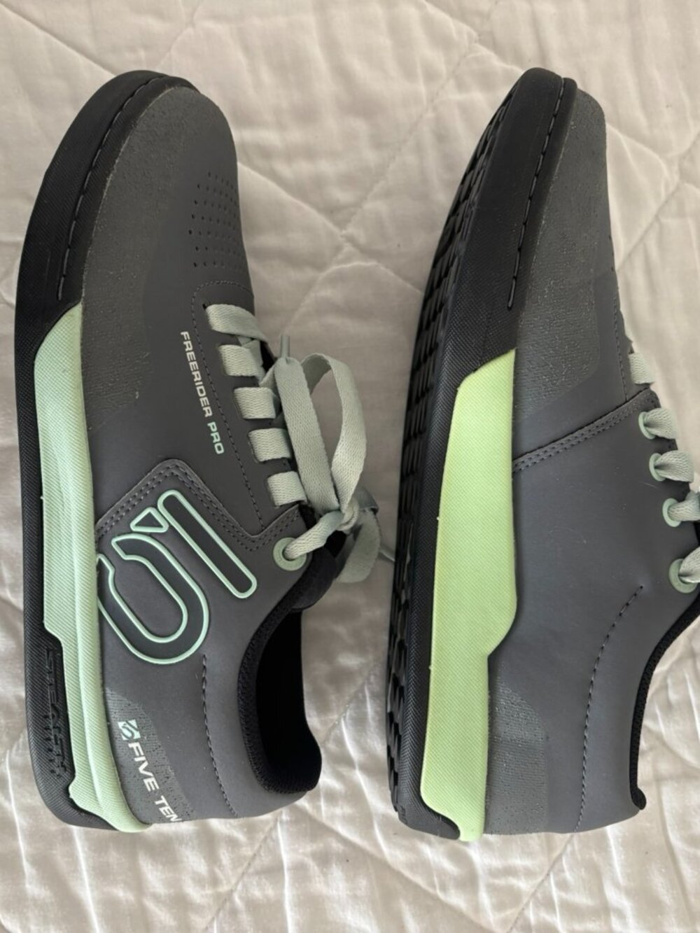 Five Ten Freerider Pro Mountain Bike Shoes Women's 8.5 Gray